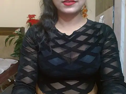 Lola Bebe online show from March 7, 2026, 4:53 am