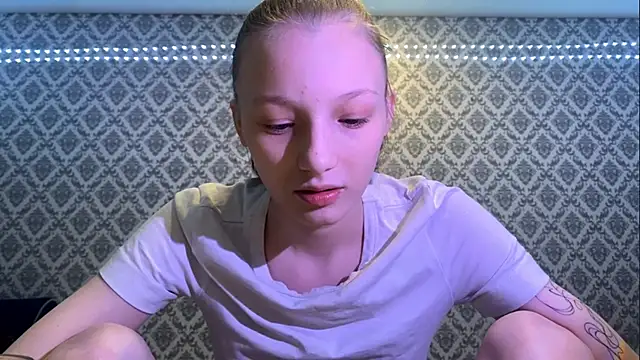 Snapshot of Cleonoth2o chatting on December 16, 2025, 5:29 pm Cleonoth2o online show from December 16, 2025, 5:29 pm