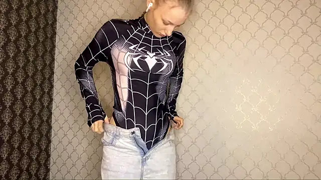 Cleonoth2o online show from February 3, 2026, 6:13 pm