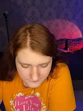 Snapshot of NicollVeys chatting on December 5, 2025, 7:32 pm NicollVeys online show from December 5, 2025, 7:32 pm