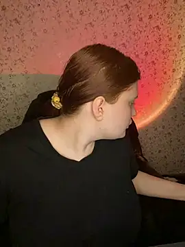 Snapshot of NicollVeys chatting on February 15, 2026, 5:31 pm NicollVeys online show from February 15, 2026, 5:31 pm