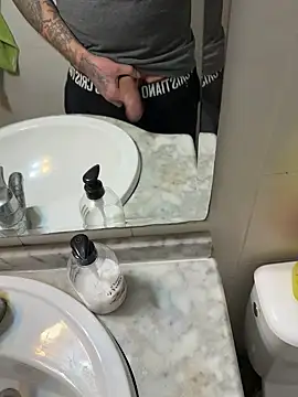 Snapshot of doble_19 chatting on January 14, 2026, 11:05 am doble 19 online show from January 14, 2026, 11:05 am