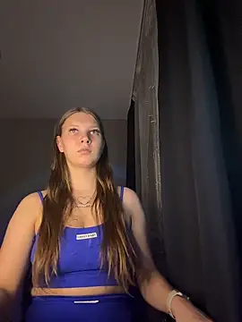 Snapshot of nelli_lux_ chatting on December 15, 2025, 4:28 am nelli lux online show from December 15, 2025, 4:28 am