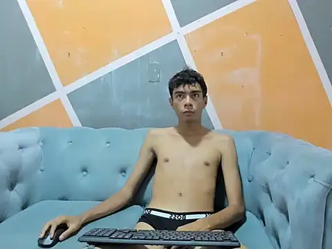 Snapshot of noah_pierce chatting on December 16, 2025, 1:43 am noah pierce online show from December 16, 2025, 1:43 am