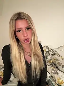 Snapshot of lilavv chatting on February 27, 2026, 7:25 pm lilavv online show from February 27, 2026, 7:25 pm