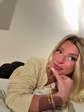 Snapshot of lilavv chatting on March 22, 2026, 10:24 pm lilavv online show from March 22, 2026, 10:24 pm