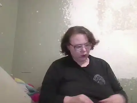 Rentastnrgurl online show from December 15, 2025, 11:58 am