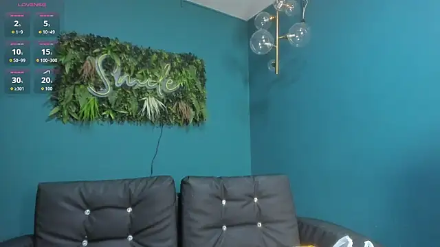 Snapshot of ZiaCooper_ chatting on December 15, 2025, 12:20 pm ZiaCooper online show from December 15, 2025, 12:20 pm