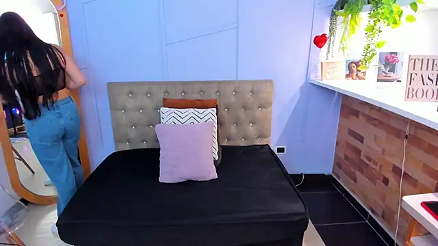 Snapshot of maiterivas chatting on December 15, 2025, 8:02 pm maiterivas online show from December 15, 2025, 8:02 pm