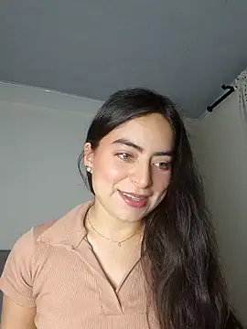 Snapshot of saasha_Petit chatting on February 28, 2026, 10:38 am saasha Petit online show from February 28, 2026, 10:38 am