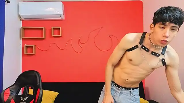 Neo Twink online show from February 5, 2026, 12:10 pm