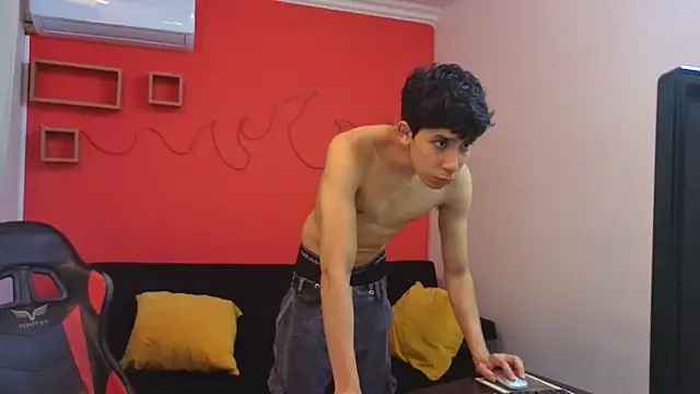 Neo Twink online show from April 16, 2026, 7:03 pm