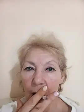 Snapshot of Calypso-Loove chatting on December 16, 2025, 12:10 pm Calypso-Loove online show from December 16, 2025, 12:10 pm