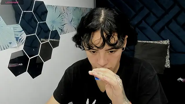 Snapshot of Kiara_Fox__ chatting on January 13, 2026, 7:52 pm Kiara Fox online show from January 13, 2026, 7:52 pm