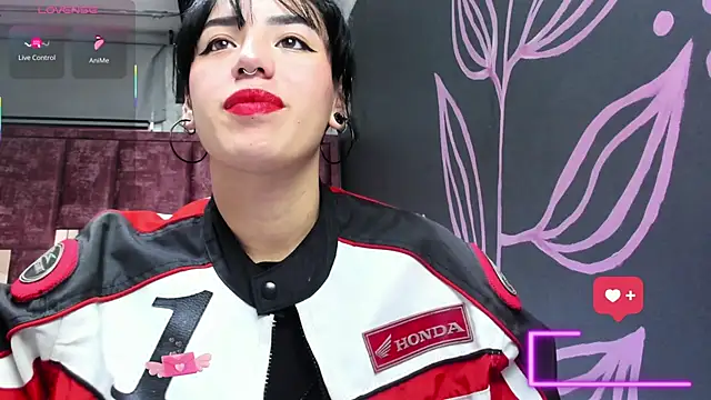 Snapshot of Kiara_Fox__ chatting on February 2, 2026, 10:30 pm Kiara Fox online show from February 2, 2026, 10:30 pm