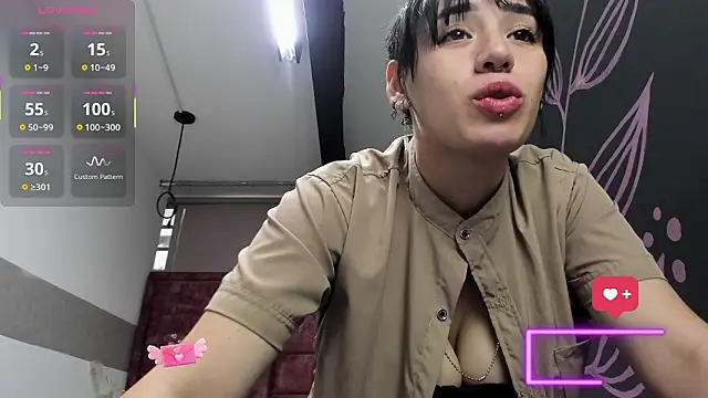 Snapshot of Kiara_Fox__ chatting on February 11, 2026, 8:14 pm Kiara Fox online show from February 11, 2026, 8:14 pm