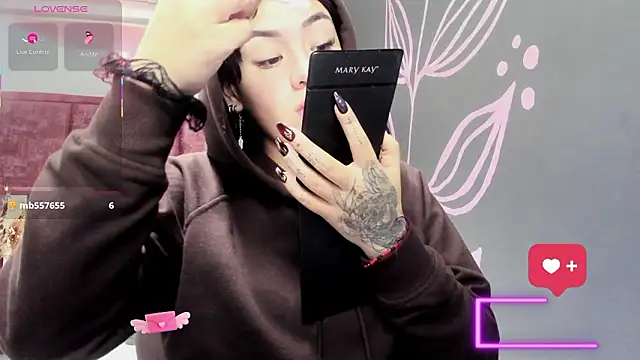 Snapshot of Kiara_Fox__ chatting on February 14, 2026, 7:54 pm Kiara Fox online show from February 14, 2026, 7:54 pm