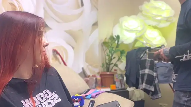 Snapshot of MJ_and_Peter chatting on December 5, 2025, 1:52 pm MJ and Peter online show from December 5, 2025, 1:52 pm