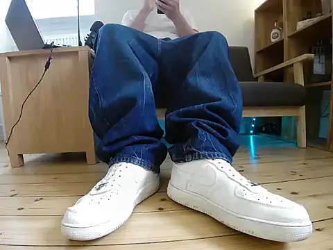 Snapshot of jonas_camboy chatting on May 17, 2026, 12:23 pm jonas camboy online show from May 17, 2026, 12:23 pm