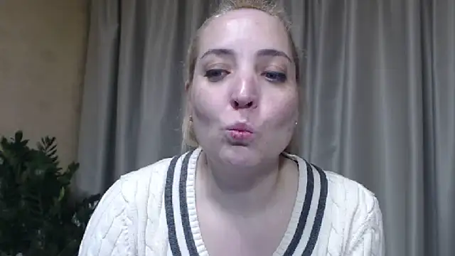 Snapshot of sweetpussy chatting on May 10, 2026, 2:44 pm sweetpussy online show from May 10, 2026, 2:44 pm