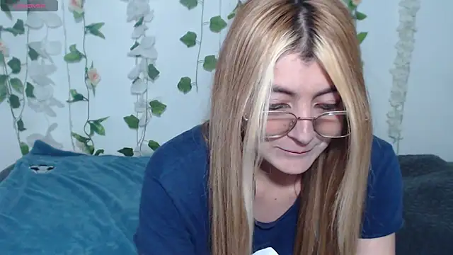 Snapshot of pal0mita chatting on December 15, 2025, 5:06 pm pal0mita online show from December 15, 2025, 5:06 pm