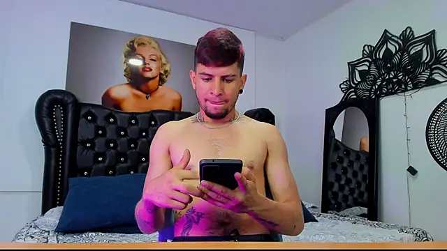 Snapshot of vaalentiino chatting on December 5, 2025, 5:53 pm vaalentiino online show from December 5, 2025, 5:53 pm