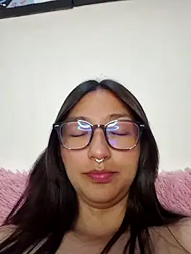 Snapshot of SabrinaLu_ chatting on December 17, 2025, 12:27 am SabrinaLu online show from December 17, 2025, 12:27 am