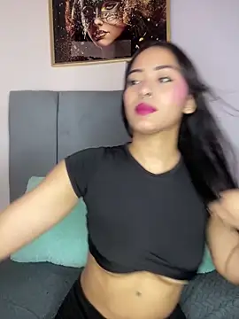 Snapshot of ravenna_em chatting on December 14, 2025, 3:50 pm ravenna em online show from December 14, 2025, 3:50 pm