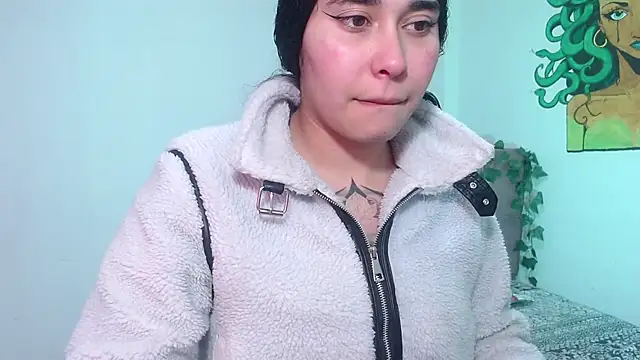 Snapshot of naomybenedetti chatting on December 15, 2025, 2:54 pm naomybenedetti online show from December 15, 2025, 2:54 pm