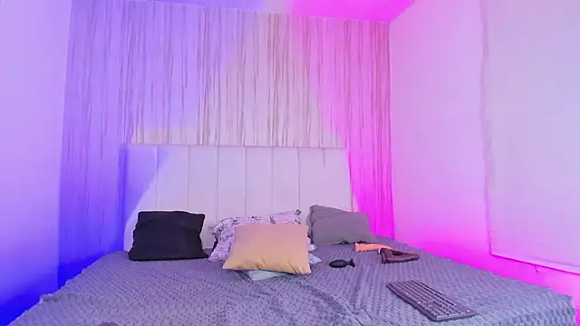 EdnaJara online show from March 4, 2026, 4:07 am