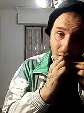 Snapshot of barbone15 chatting on February 21, 2026, 8:10 pm barbone15 online show from February 21, 2026, 8:10 pm