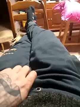 Snapshot of barbone15 chatting on March 16, 2026, 4:07 am barbone15 online show from March 16, 2026, 4:07 am