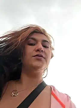 Magenta Moon online show from January 10, 2026, 10:14 pm