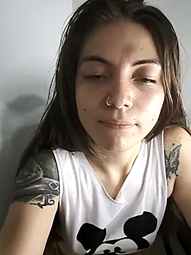 Snapshot of Ceciihot chatting on January 15, 2026, 1:32 am Ceciihot online show from January 15, 2026, 1:32 am