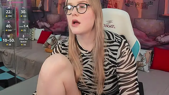 Snapshot of SallyPratt chatting on December 5, 2025, 12:58 pm SallyPratt online show from December 5, 2025, 12:58 pm