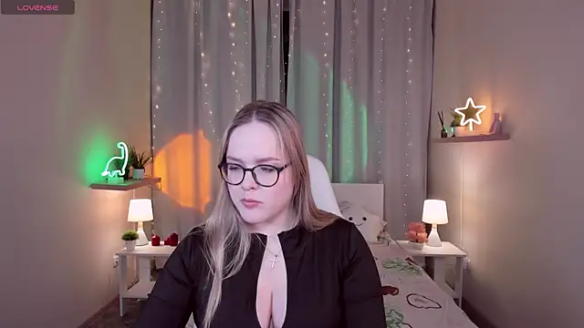 Snapshot of SallyPratt chatting on December 16, 2025, 9:58 am SallyPratt online show from December 16, 2025, 9:58 am