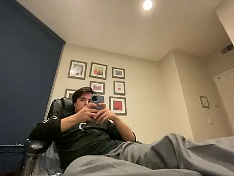 Snapshot of phantom898983 chatting on December 18, 2025, 1:55 am phantom898983 online show from December 18, 2025, 1:55 am