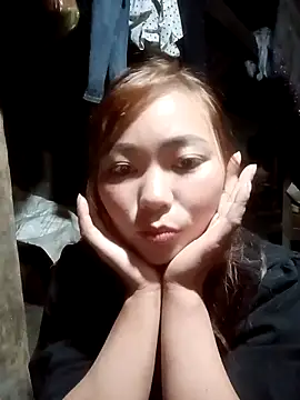 Snapshot of dona77 chatting on December 15, 2025, 7:51 pm dona77 online show from December 15, 2025, 7:51 pm