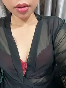 Snapshot of -Moon-20 chatting on December 16, 2025, 4:01 pm -Moon-20 online show from December 16, 2025, 4:01 pm