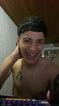 JhonCas44 online show from December 15, 2025, 4:39 am