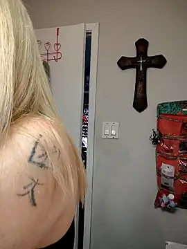 SpiderRose online show from February 7, 2026, 5:38 pm