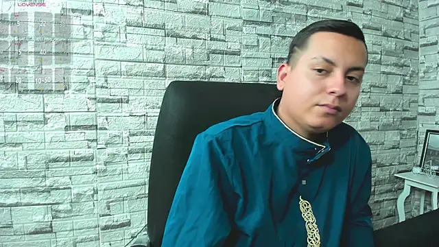 Snapshot of Raissa_zair chatting on December 16, 2025, 6:46 pm Raissa zair online show from December 16, 2025, 6:46 pm