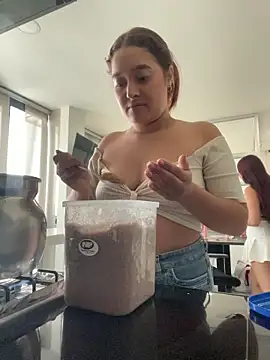 Snapshot of Emily_Jonness_ chatting on December 15, 2025, 11:36 am Emily Jonness online show from December 15, 2025, 11:36 am