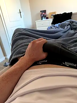 Snapshot of angei094 chatting on December 15, 2025, 12:53 pm angei094 online show from December 15, 2025, 12:53 pm