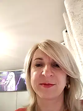 Snapshot of AhlyssaLove1155 chatting on April 22, 2026, 4:52 pm AhlyssaLove1155 online show from April 22, 2026, 4:52 pm
