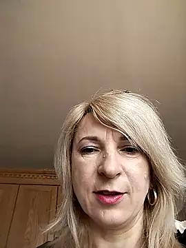 Snapshot of AhlyssaLove1155 chatting on May 3, 2026, 5:24 am AhlyssaLove1155 online show from May 3, 2026, 5:24 am
