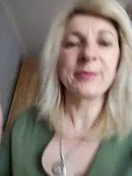 Snapshot of AhlyssaLove1155 chatting on May 28, 2026, 3:42 pm AhlyssaLove1155 online show from May 28, 2026, 3:42 pm