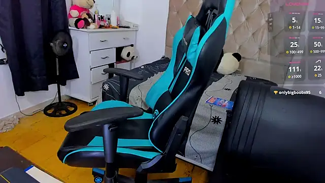 lulu parker online show from December 19, 2025, 7:32 pm