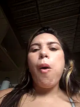 Charlott smi online show from April 8, 2026, 5:46 pm