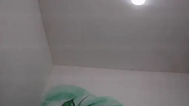 Snapshot of Shantalys_beauty_queen chatting on May 24, 2026, 8:03 pm Shantalys beauty queen online show from May 24, 2026, 8:03 pm